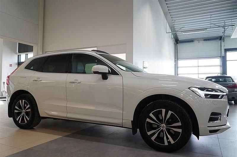 Begagnad Volvo XC60 Momentum 303 HK (222 kW) 2019 Vit SUV