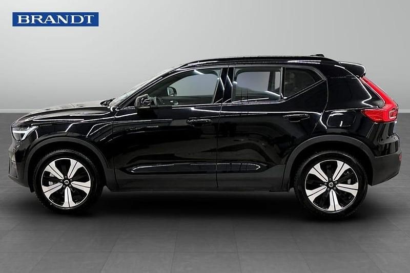 Begagnad Volvo XC40 Core 175 kW (238 HK) 2023 Svart SUV