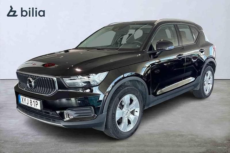 Svart Begagnad 2022 Volvo XC40 SUV | 259 900 kr (Marknadspris) - Bild 1/1