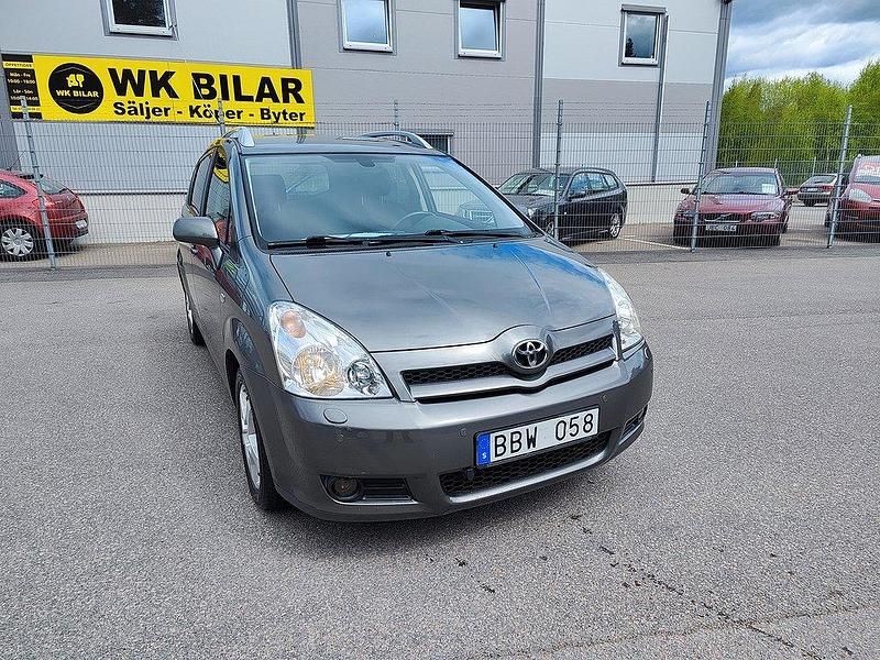 Grå Begagnad 2006 Toyota Corolla Verso Minibuss | 42 900 kr (Marknadspris) - Bild 1/3