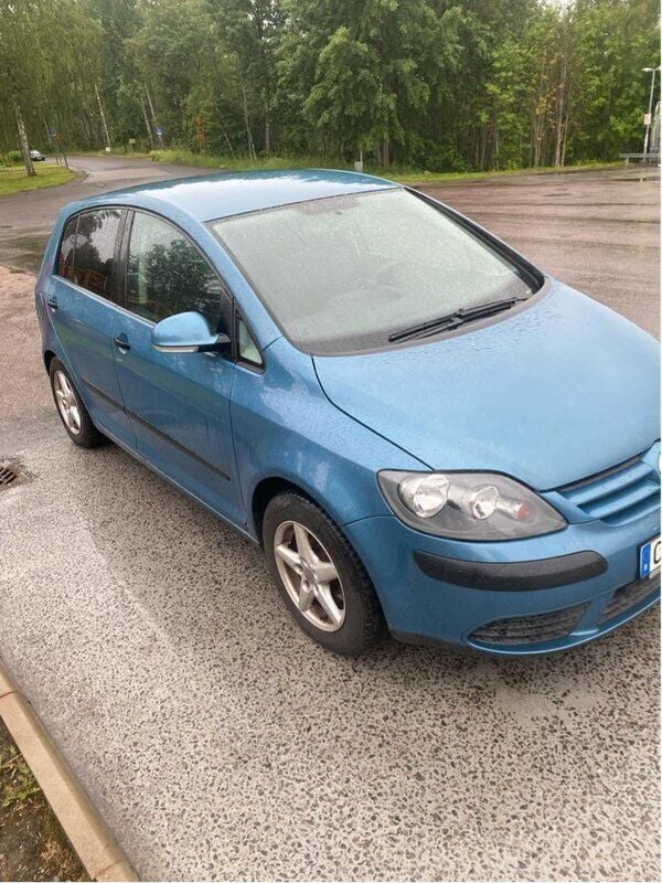 Blå Begagnad 2005 VW Golf Plus Cross Trendline Minibuss | 23 000 kr (Marknadspris) - Bild 1/4