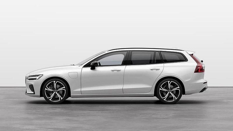 Vit Begagnad 2025 Volvo V60 Ultra Kombi | 569 000 kr - Bild 1/4