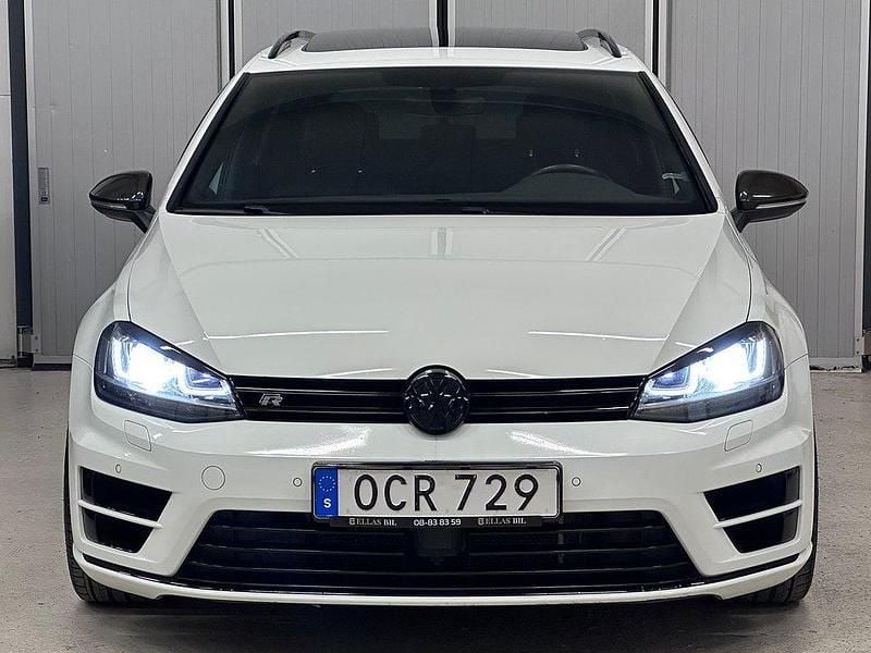 Begagnad VW Golf VII R 301 HK (221 kW) 2016 Vit Kombi