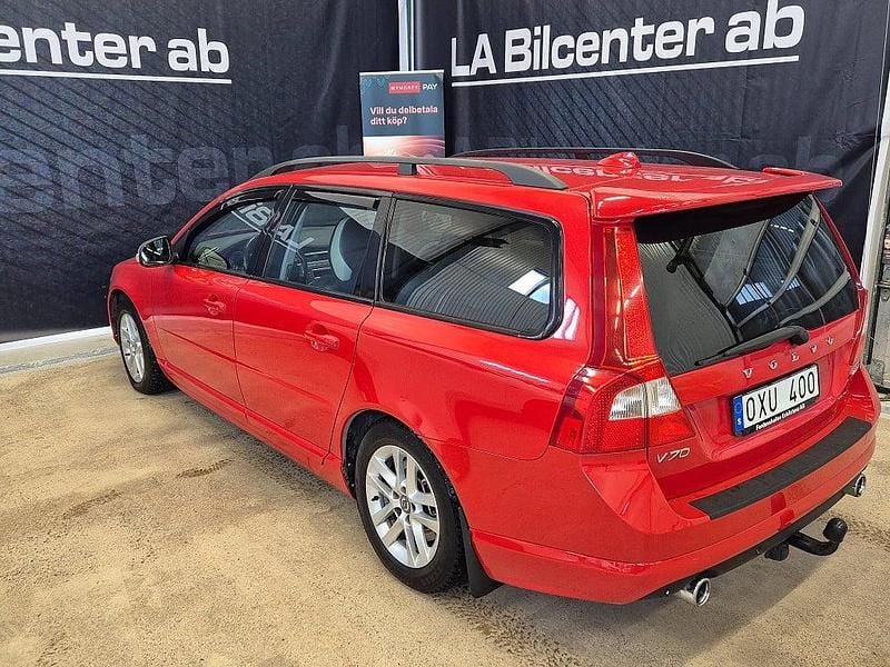 Begagnad Volvo V70 R-Design 231 HK (169 kW) 2010 Röd Kombi