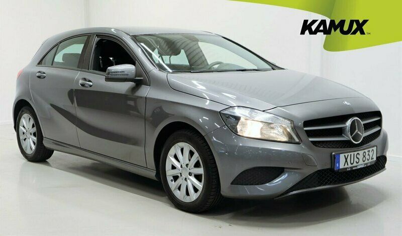 Grå Begagnad 2014 Mercedes A180 Halvkombi | 169 500 kr (Lite dyr) - Bild 1/4