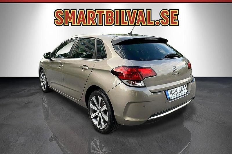 Begagnad Citroën C4 131 HK (96 kW) 2015 Gråmetallic Halvkombi