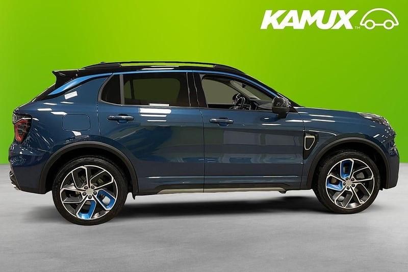 Begagnad Lynk & Co 01 261 HK (191 kW) 2022 Blå SUV