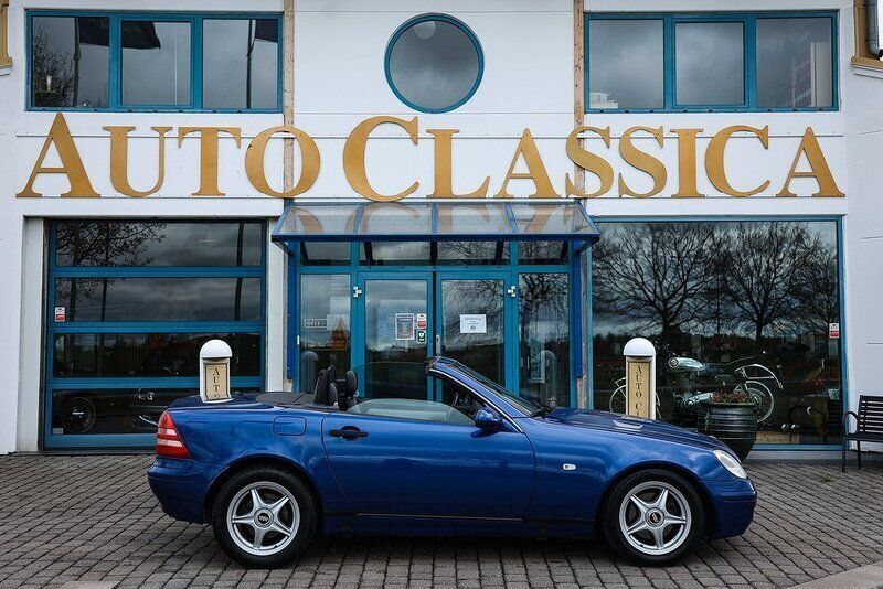 Röd metallic Begagnad 1999 Mercedes SLK230 Cab | 95 000 kr - Bild 1/4