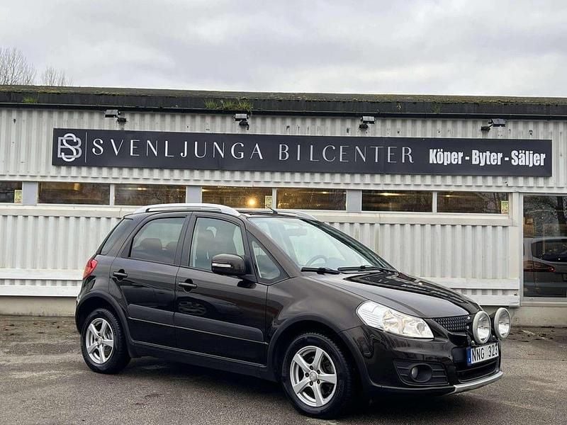 Begagnad Suzuki SX4 120 HK (88 kW) 2013 Brun Halvkombi