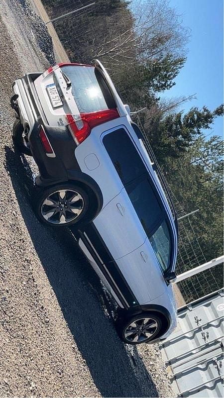 Vit Begagnad 2014 Volvo XC70 Momentum Kombi | 99 900 kr (Bra pris) - Bild 1/4