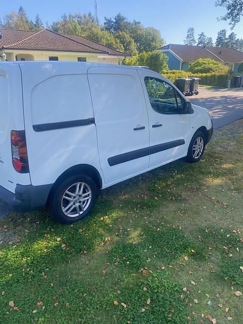 Vit Begagnad 2016 Citroën Berlingo Minibuss | 56 000 kr (Bra pris) - Bild 1/4