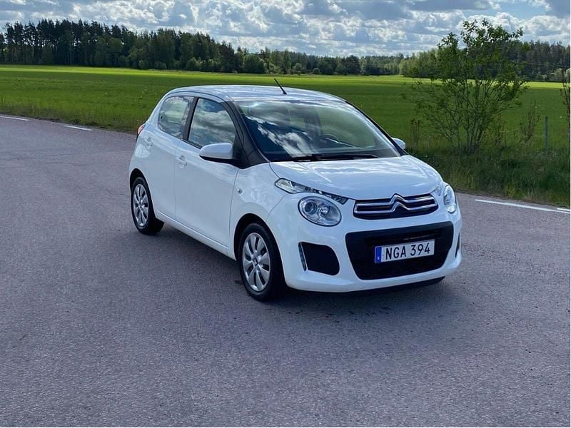 Vit Begagnad 2015 Citroën C1 Halvkombi | 69 500 kr (Marknadspris) - Bild 1/3