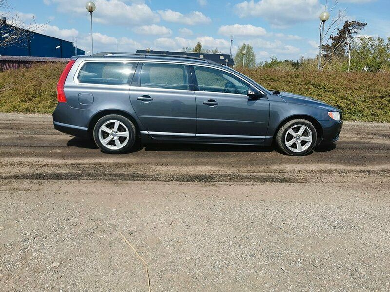 Begagnad 2011 Volvo V70 Kombi | 49 000 kr (Marknadspris) - Bild 1/4