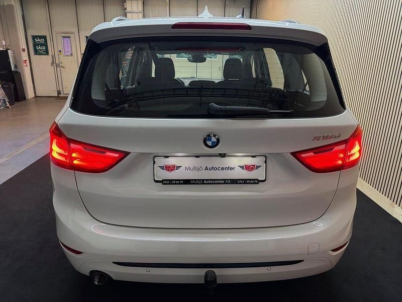 Begagnad BMW 218 Gran Tourer Sport Line 150 HK (110 kW) 2016 Vit Minibuss