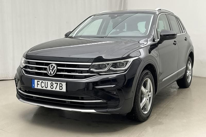 Svart Begagnad 2022 VW Tiguan Elegance SUV | 279 000 kr - Bild 1/4