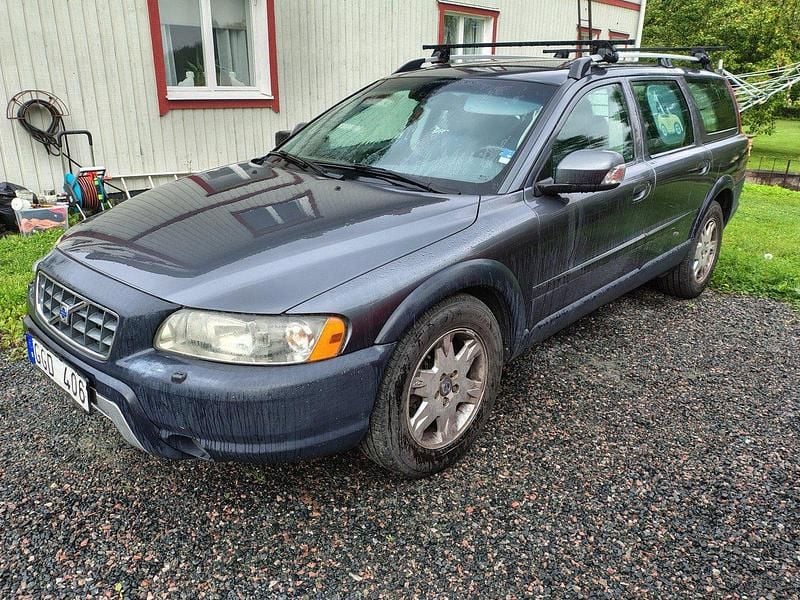 Grå Begagnad 2007 Volvo XC70 SUV | 63 000 kr (Marknadspris) - Bild 1/4