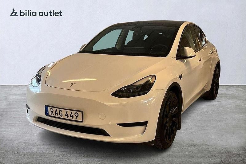 Vit Begagnad 2022 Tesla Model Y Standard Range SUV | 374 900 kr - Bild 1/4