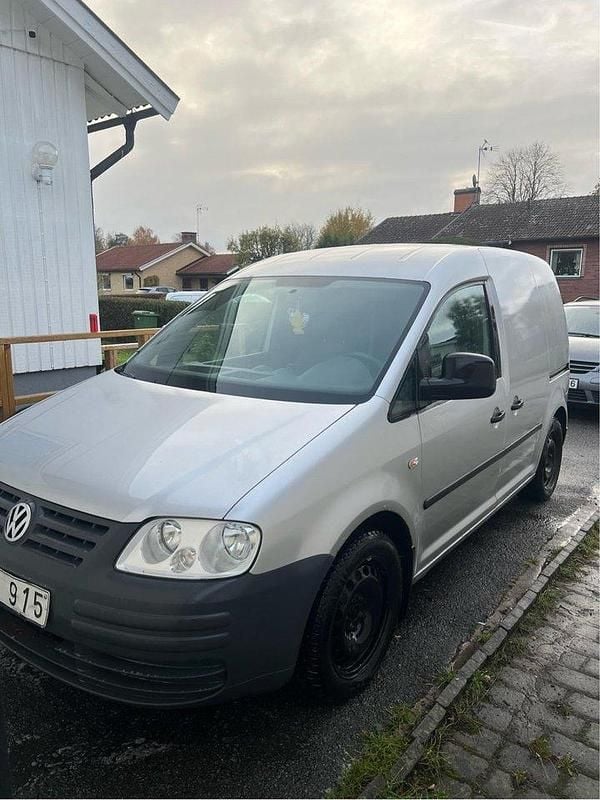 Silver Begagnad 2008 VW Caddy Minibuss | 33 500 kr (Lite dyr) - Bild 1/4