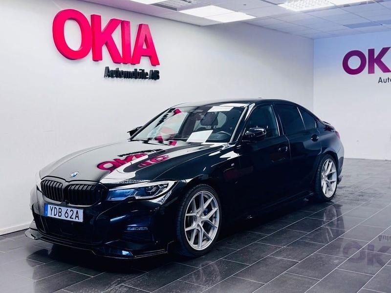 Svart Begagnad 2021 BMW 330 M Sport Sedan | 389 900 kr - Bild 1/4