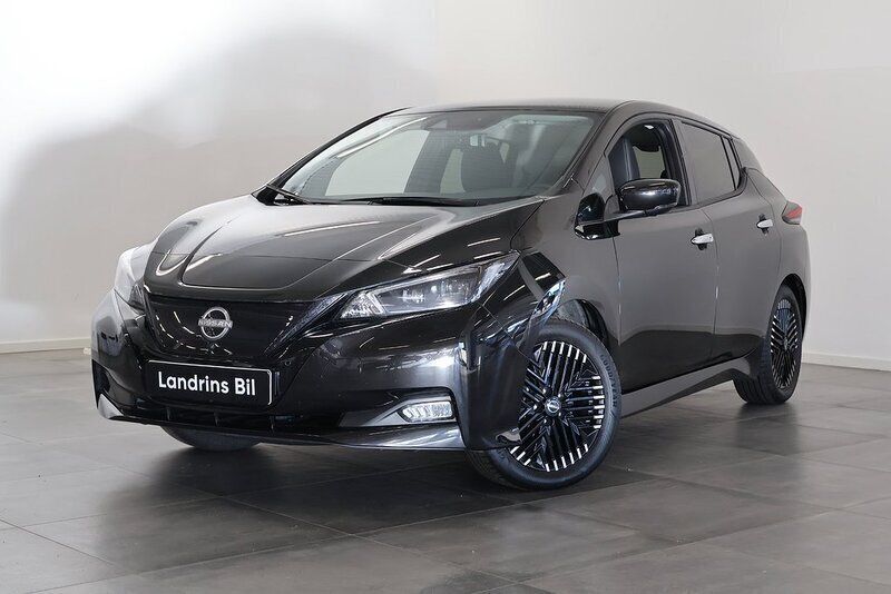 Svart Begagnad 2023 Nissan Leaf N-Connecta Halvkombi | 209 700 kr (Marknadspris) - Bild 1/4