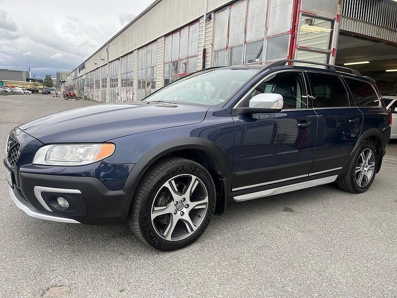 Blå Begagnad 2013 Volvo XC70 Summum SUV | 164 900 kr (Bra pris) - Bild 1/4