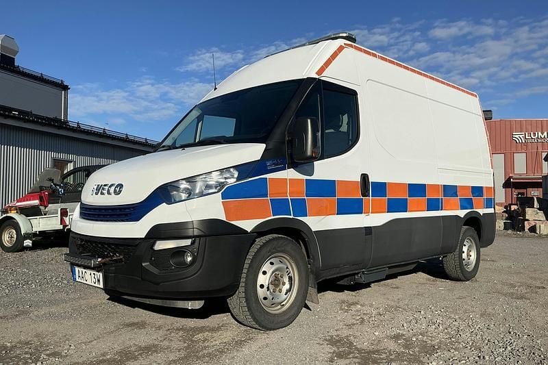Vit Begagnad 2019 Iveco Daily | 180 000 kr (Marknadspris) - Bild 1/3