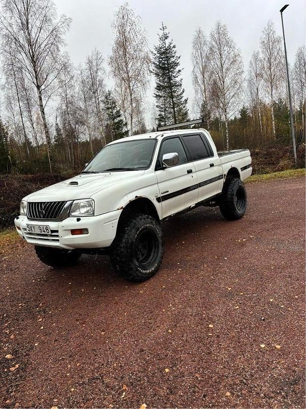 Begagnad 2002 Mitsubishi L200 Pickup | 36 000 kr - Bild 1/4
