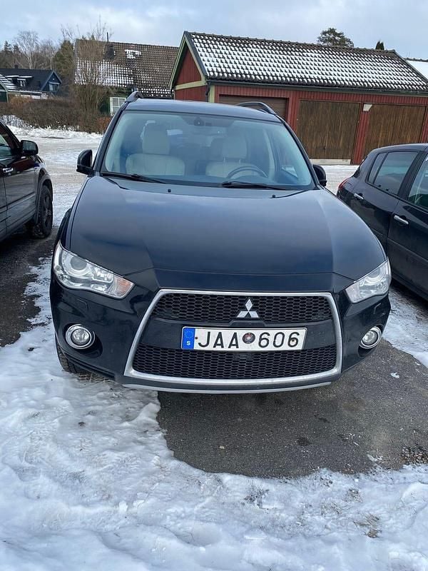 Begagnad Mitsubishi Outlander 156 HK (114 kW) 2012 SUV