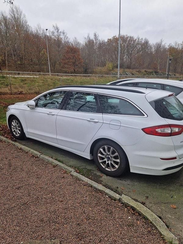 Vit Begagnad 2016 Ford Mondeo Trend Kombi | 62 800 kr (Marknadspris) - Bild 1/1