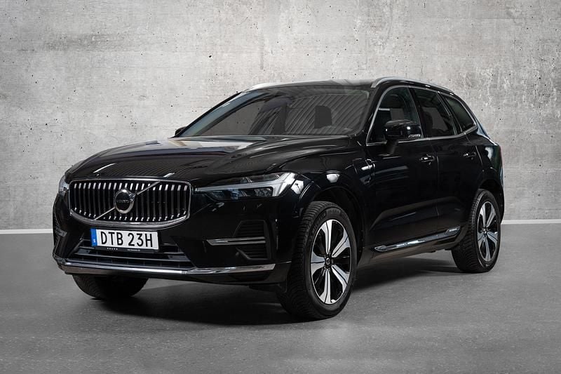 Begagnad Volvo XC60 Plus 355 HK (261 kW) 2023 Svart SUV