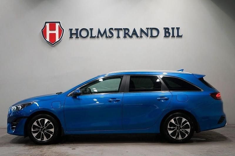 Blå Begagnad 2023 Kia Ceed Sportswagon Advance Kombi | 194 900 kr (Marknadspris) - Bild 1/4