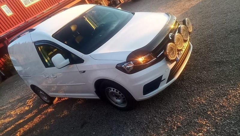 Begagnad 2016 VW Caddy Minibuss | 154 000 kr (Lite dyr) - Bild 1/4