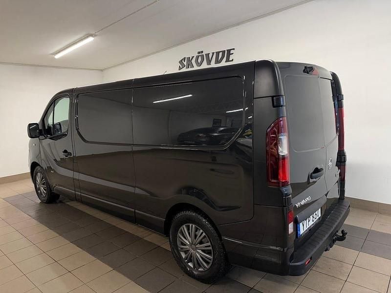Begagnad Opel Vivaro 125 HK (91 kW) 2018 Svart Minibuss