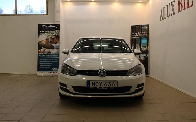 Begagnad VW Golf VII Sport 105 HK (77 kW) 2015 Vit
