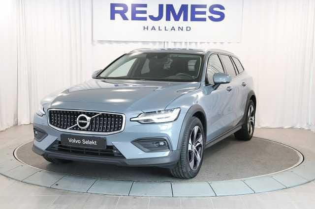 Begagnad 2022 Volvo V60 CC Kombi | 324 500 kr (Bra pris) - Bild 1/4