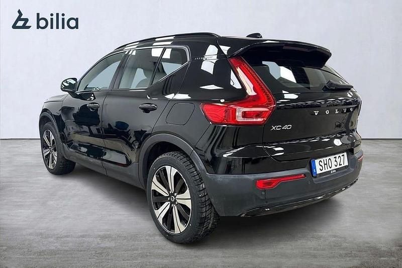 Begagnad Volvo XC40 Core 185 kW (252 HK) 2022 Svart SUV