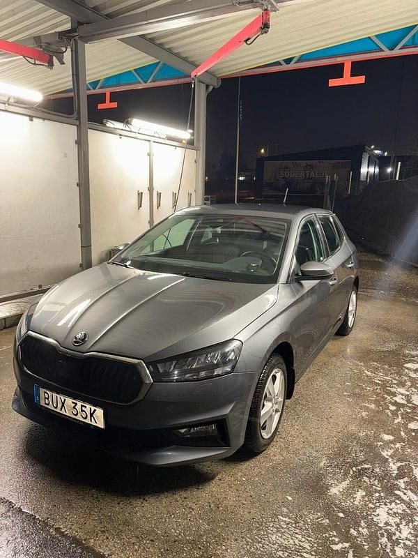 Begagnad 2022 Skoda Fabia Halvkombi | 177 000 kr (Bra pris) - Bild 1/4
