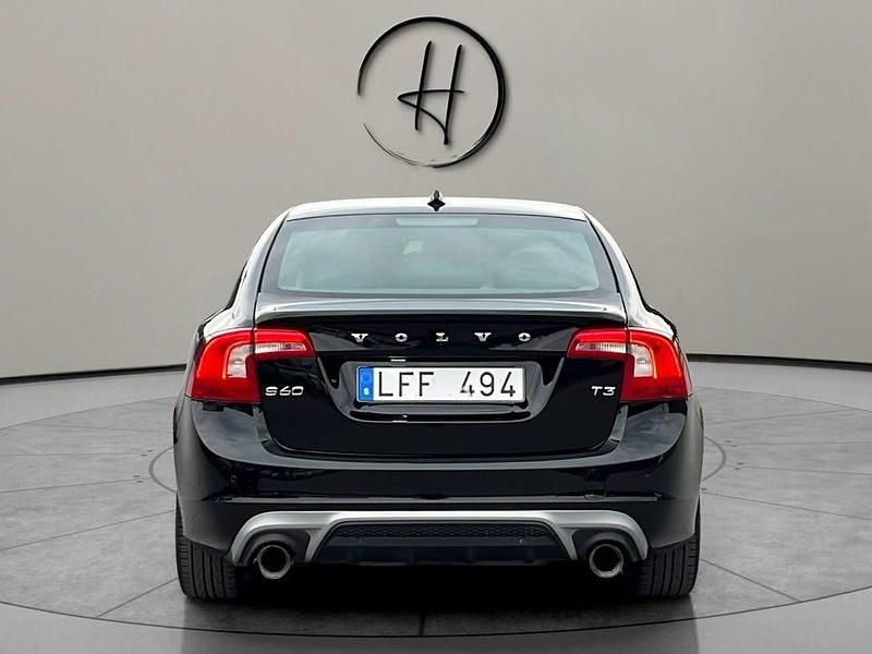 Begagnad Volvo S60 Momentum 150 HK (110 kW) 2010 Svart Sedan