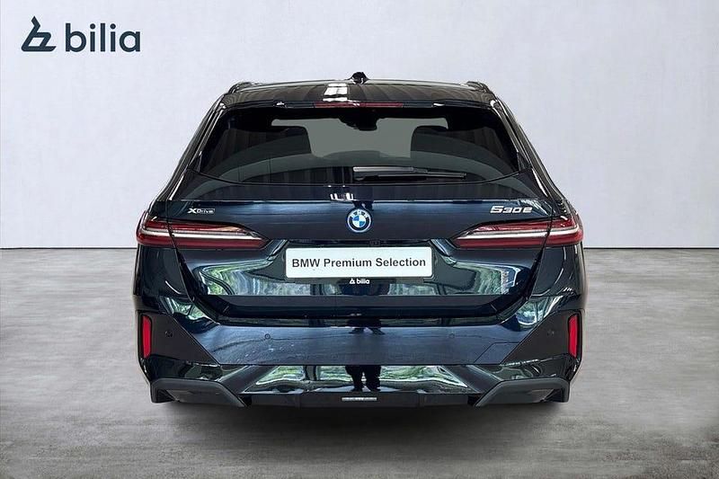 Begagnad BMW 530 M Sport 299 HK (219 kW) 2025 Carbonsvart metallic Kombi
