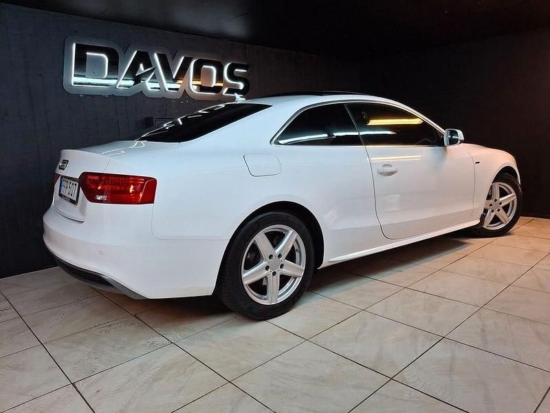 Begagnad Audi A5 Comfort 230 HK (169 kW) 2015 Vit Sportkupé
