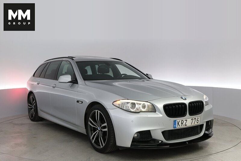 Ljusgrå (grå) Begagnad 2013 BMW 530 M Sport Kombi | 209 900 kr (Dyr) - Bild 1/4