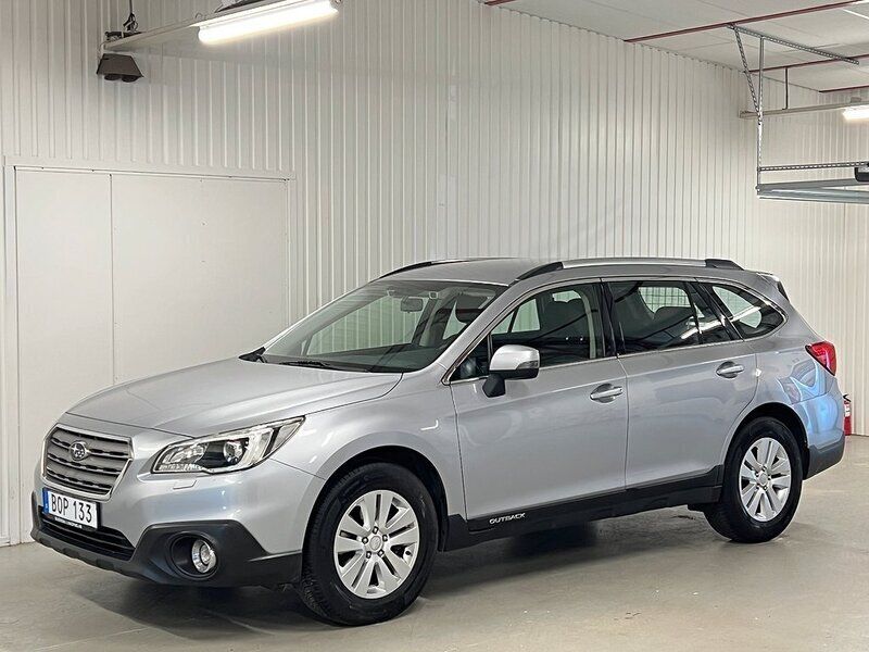 Silver Begagnad 2015 Subaru Outback SUV | 146 000 kr (Marknadspris) - Bild 1/4