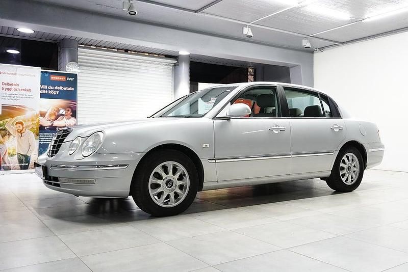Begagnad Kia Opirus 203 HK (149 kW) 2005 Silver Sedan