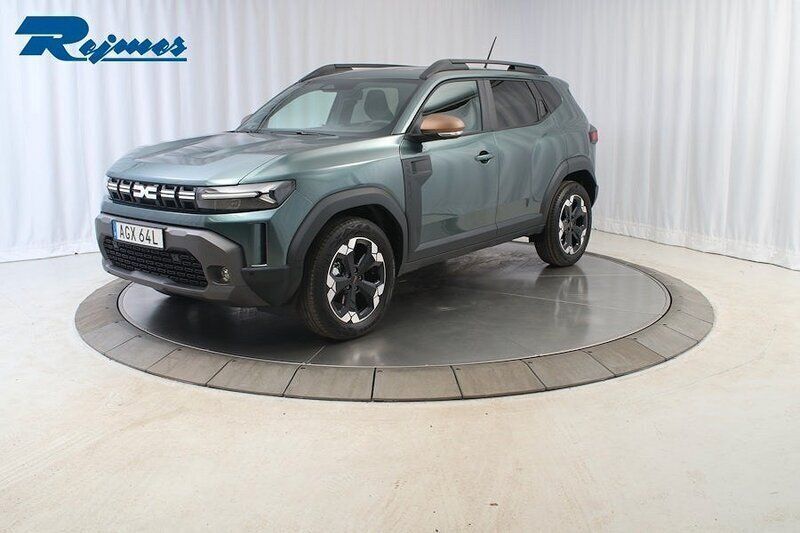 Grön (cedar grön metallic dqk) Ny 2024 Dacia Duster Extreme SUV | 343 500 kr (Marknadspris) - Bild 1/4