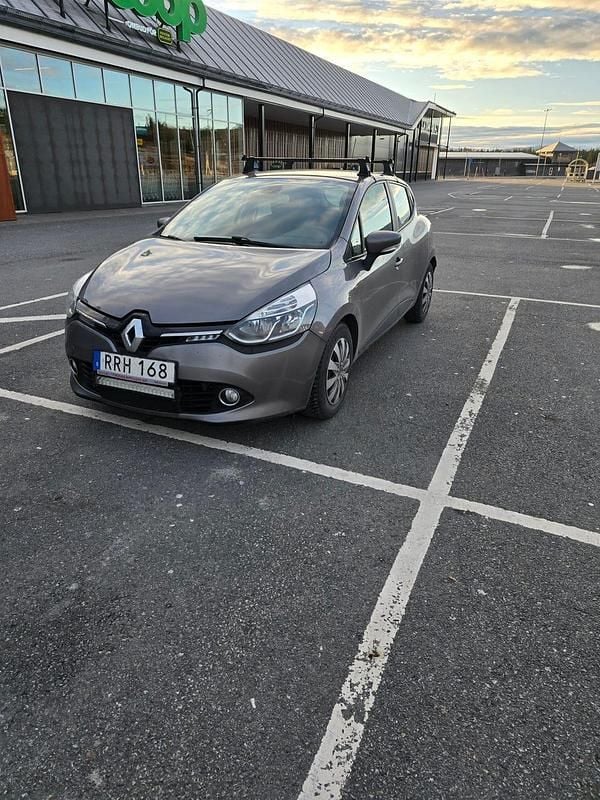 Begagnad 2016 Renault Clio IV Halvkombi | 55 000 kr (Marknadspris) - Bild 1/3