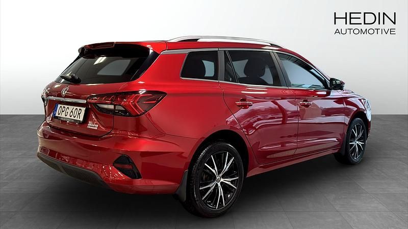 Begagnad MG MG5 EV Luxury 130 kW (177 HK) 2022 Röd Kombi