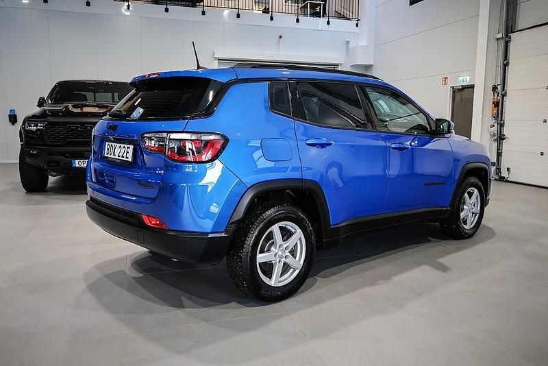 Begagnad Jeep Compass Night Eagle 150 HK (110 kW) 2020 Blå SUV