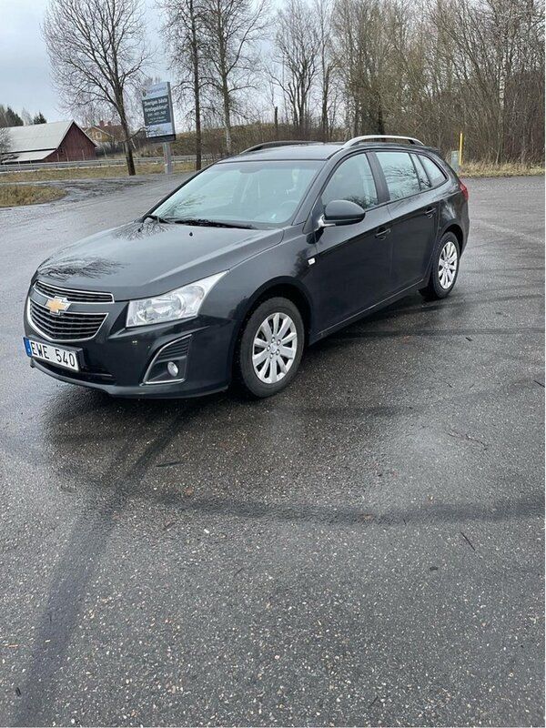 Svart Begagnad 2013 Chevrolet Cruze Kombi | 27 000 kr (Bra pris) - Bild 1/4