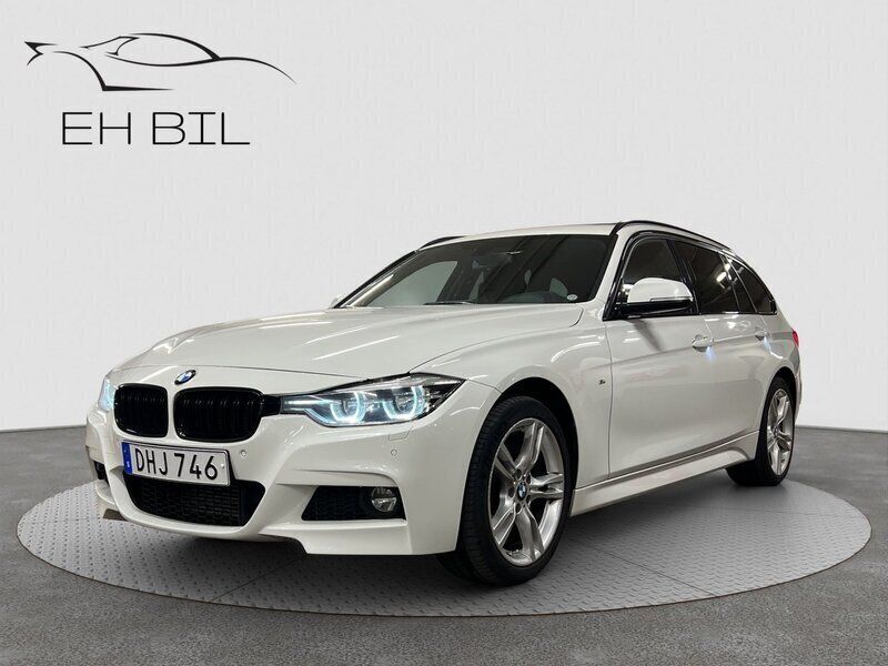 Vit Begagnad 2018 BMW 320 M Sport Kombi | 209 900 kr (Marknadspris) - Bild 1/4