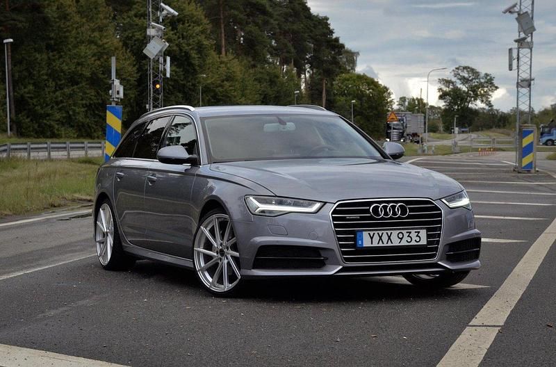 Grå Begagnad 2018 Audi A6 Ambition Kombi | 220 000 kr (Marknadspris) - Bild 1/4